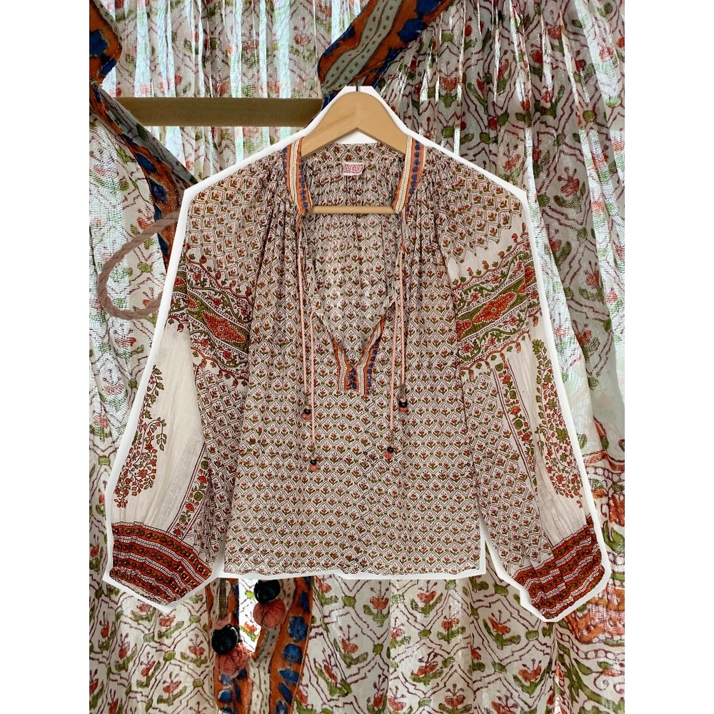Tissue thin Indian cotton blouse in perfect vintage condition, size XS